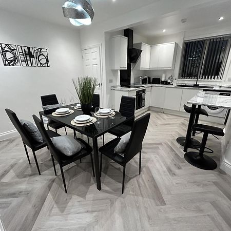 Lymer House - Stylish 3 Bedroom House In Wolverhampton Exteriér fotografie