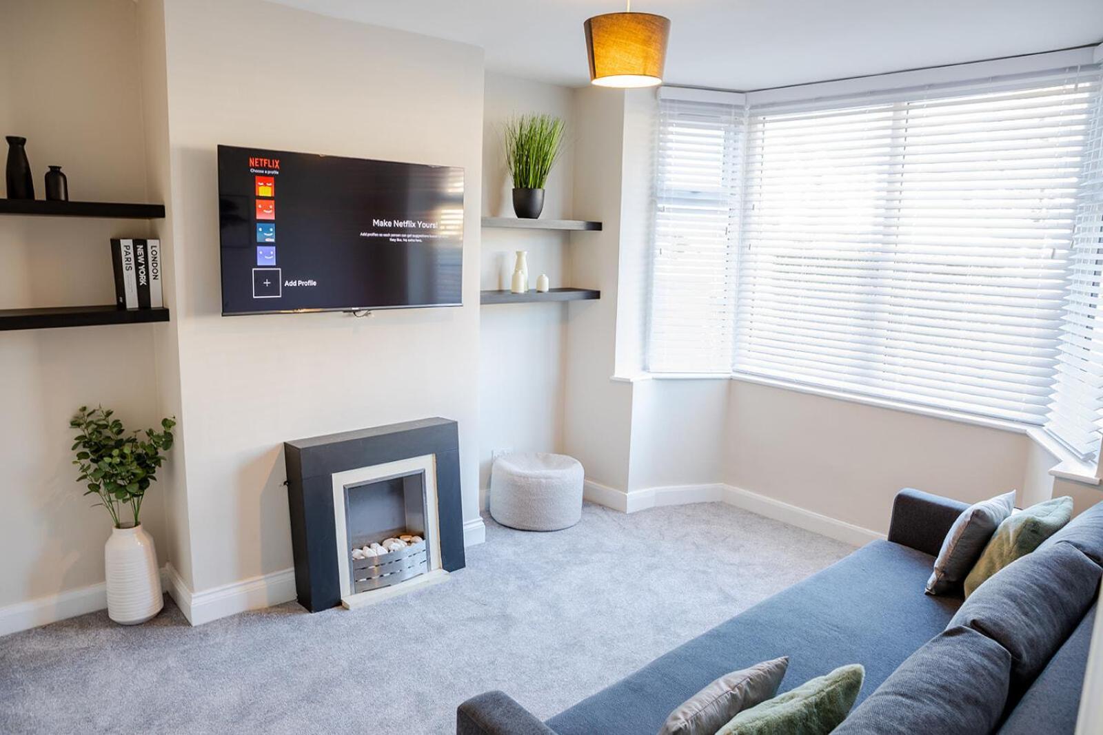 Lymer House - Stylish 3 Bedroom House In Wolverhampton Exteriér fotografie