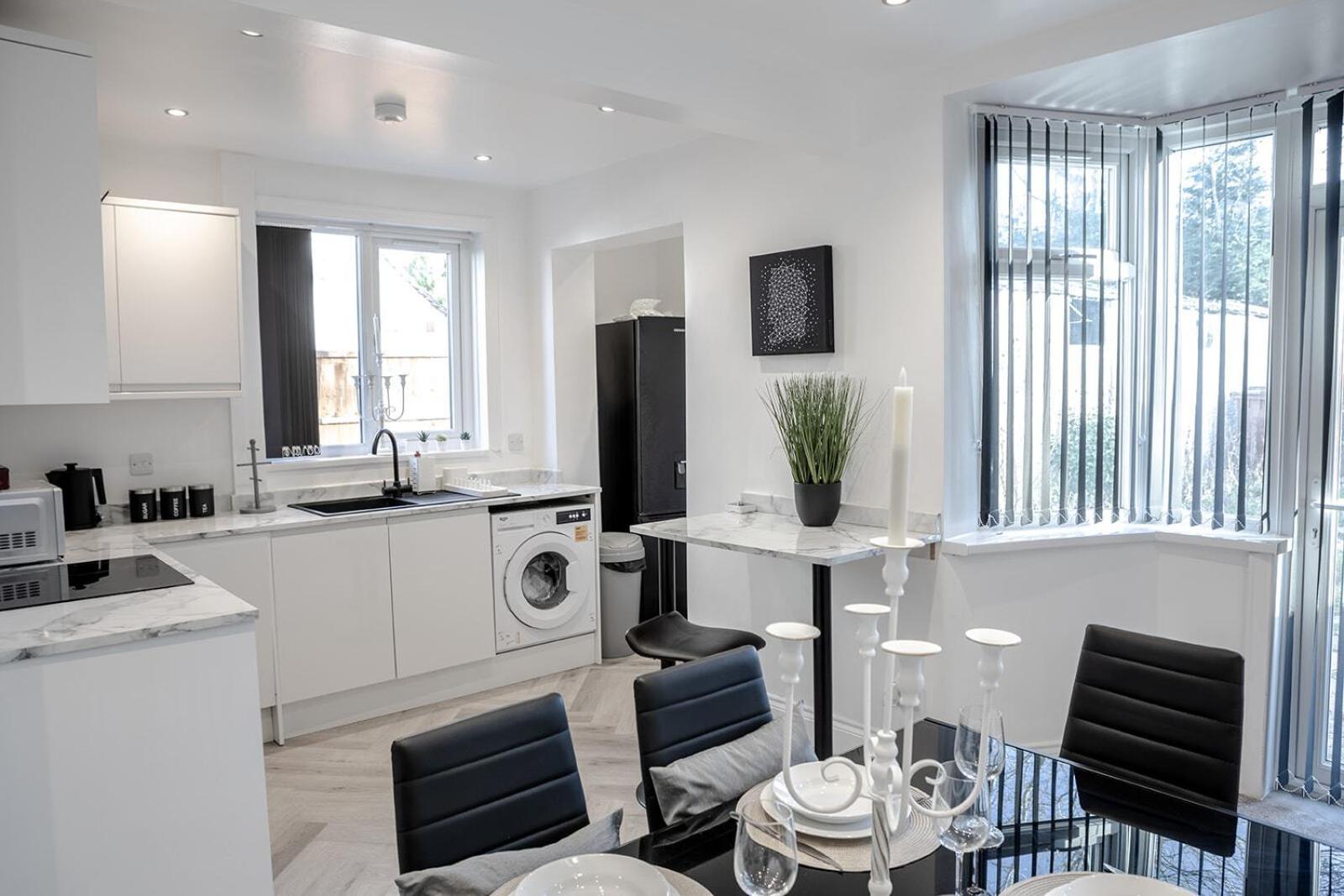 Lymer House - Stylish 3 Bedroom House In Wolverhampton Exteriér fotografie