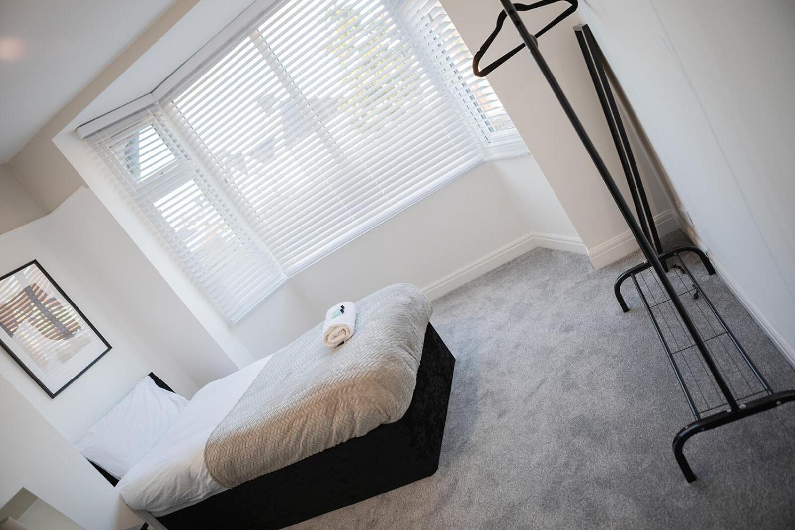 Lymer House - Stylish 3 Bedroom House In Wolverhampton Exteriér fotografie